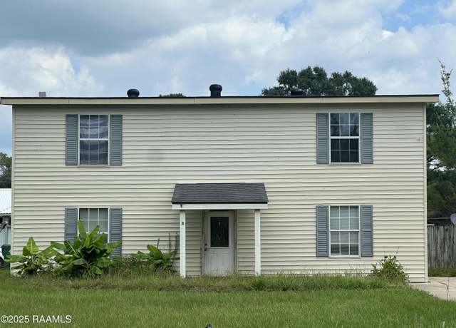 Property at 1003 School St, Breaux Bridge, LA 70517, 6 beds, 3 baths