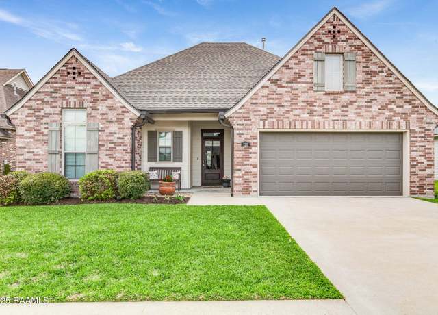 Property at 120 Bennington Ln, Youngsville, LA 70592, 4 beds, 2 baths