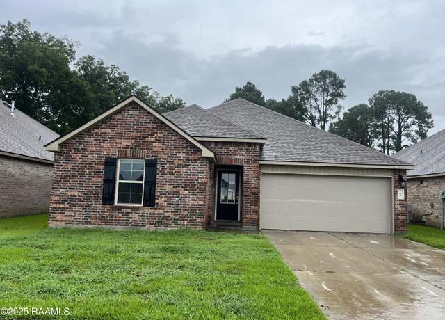 Property at 107 Northern Oak Dr, Lafayette, LA 70507, 4 beds, 2 baths
