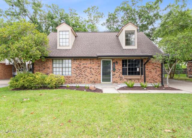 Property at 802 Plaza Village Dr, Lafayette, LA 70506, 3 beds, 2 baths