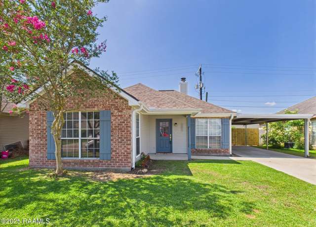 Property at 202 Elsinore Cir, Lafayette, LA 70508, 3 beds, 2 baths