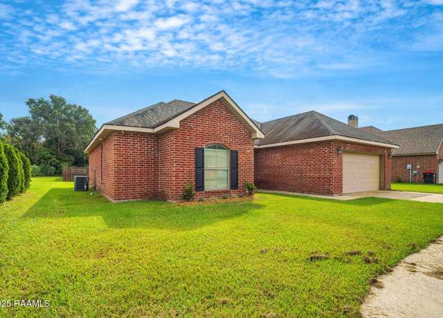 Property at 104 Chevalier Blvd, Lafayette, LA 70503, 3 beds, 2 baths