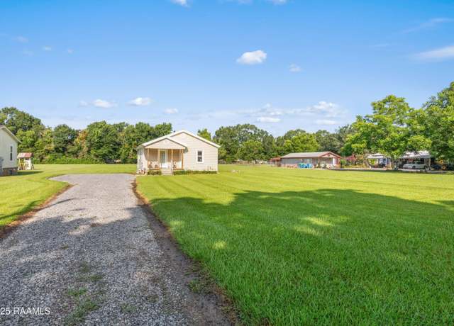 Property at 1044 Babineaux Rd, Breaux Bridge, LA 70517, 2 beds, 1 bath