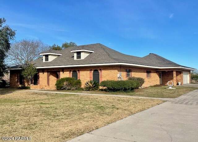 Property at 1944 Mills St, Scott, LA 70583, 3 beds, 2.5 baths
