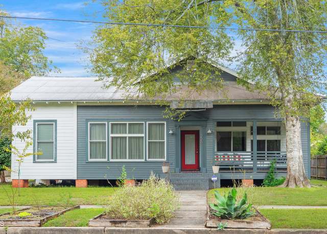 Property at 228 Cherry St, Lafayette, LA 70506, 3 beds, 3 baths