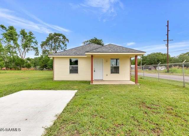 Property at 1412 Pujo Ave, Opelousas, LA 70570, 3 beds, 2 baths