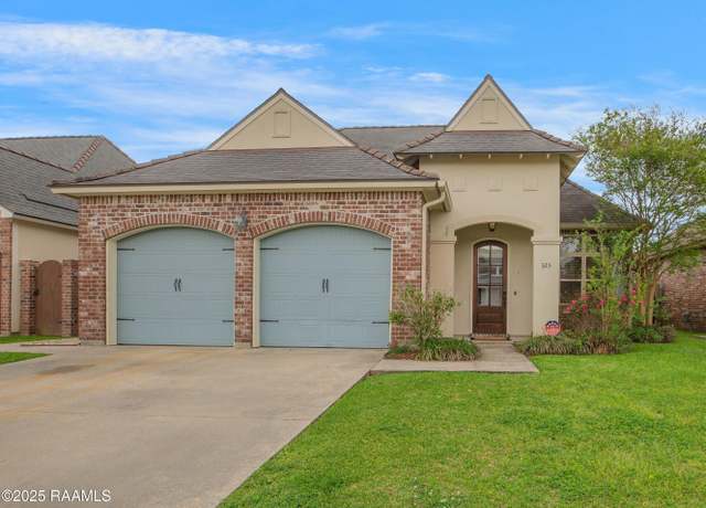 Property at 323 Dunvegan Ct, Lafayette, LA 70503, 4 beds, 3 baths