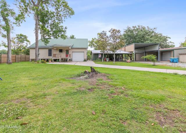 Property at 2119 Atchafalaya River Hwy, Breaux Bridge, LA 70517, 2 beds, 2 baths