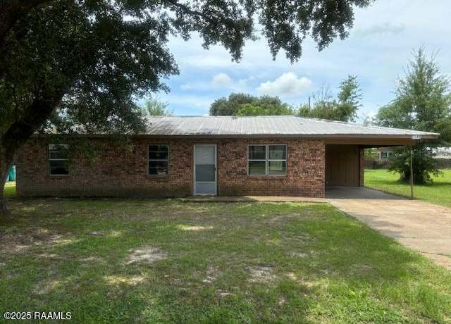 Property at 1188 Abraham Ave, Ville Platte, LA 70586, 3 beds, 1 bath