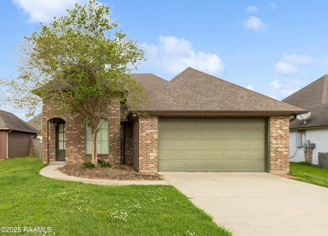 Property at 417 Clay Ridge Dr, Youngsville, LA 70592, 3 beds, 2 baths