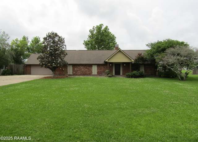 Property at 502 E Magnolia Ave, Abbeville, LA 70510, 4 beds, 3 baths