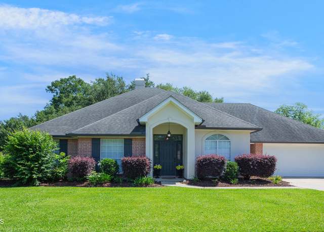 Property at 502 River Woods Dr, Lafayette, LA 70508, 4 beds, 3 baths