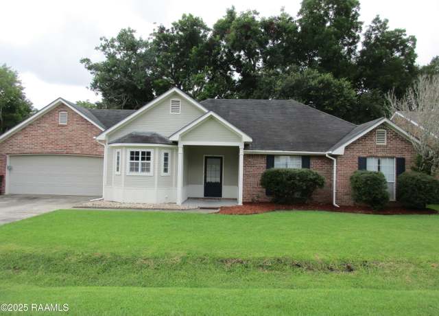 Property at 112 Cheshire Cir, Lafayette, LA 70506, 3 beds, 2 baths