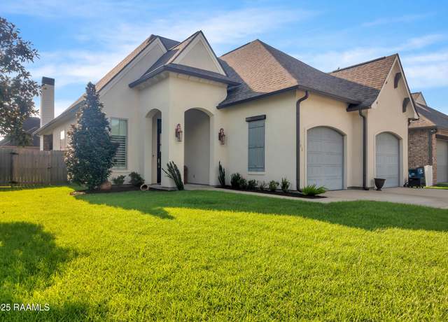 Property at 202 Cypress View Dr, Youngsville, LA 70592, 3 beds, 2 baths