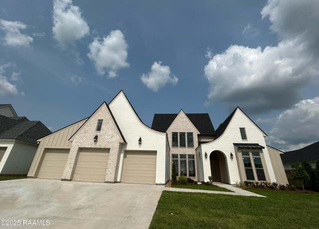 Property at 207 Sunset Palm Ct, Youngsville, LA 70592, 4 beds, 3 baths