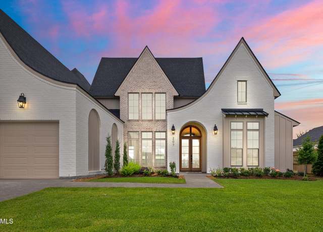 Property at 207 Sunset Palm Ct, Youngsville, LA 70592, 4 beds, 3 baths
