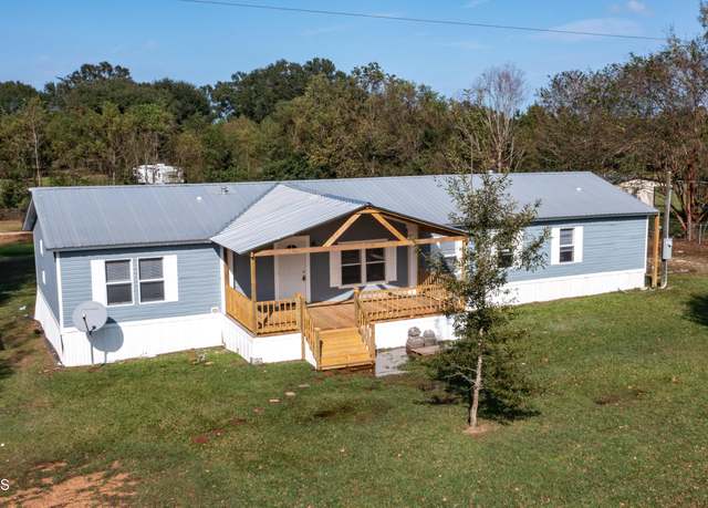 Property at 1619 Pecan St, Pine Prairie, LA 70576, 4 beds, 2 baths