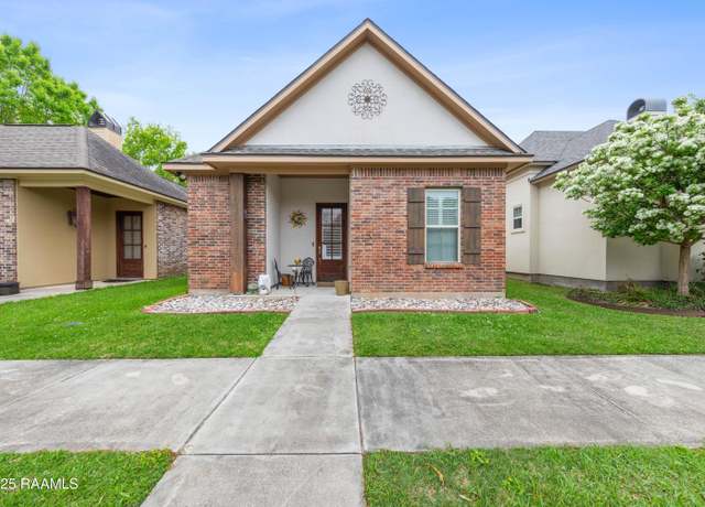 Property at 403 S Montauban Dr, Lafayette, LA 70507, 3 beds, 2 baths