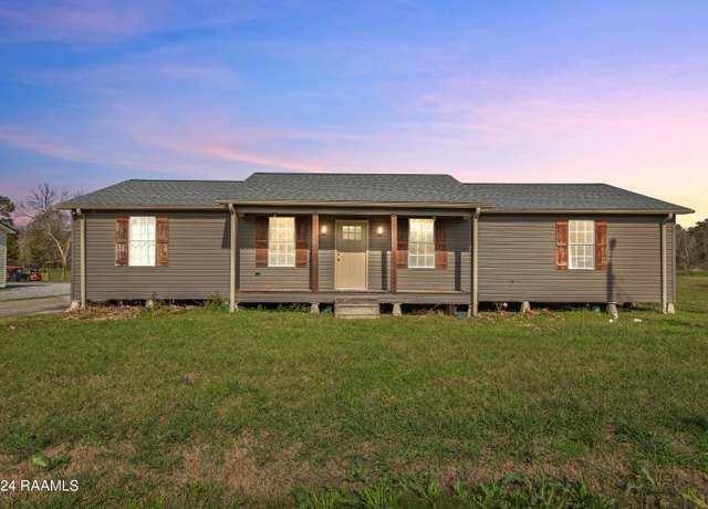 Property at 113 Schoeffler Rd, Carencro, LA 70520, 4 beds, 3 baths