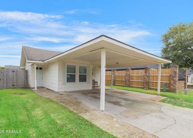 Property at 102 Darteze Dr, Lafayette, LA 70508, 3 beds, 2 baths