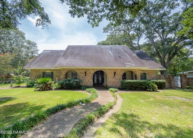 Property at 401 Great Slave Ave, Eunice, LA 70535, 4 beds, 4.5 baths