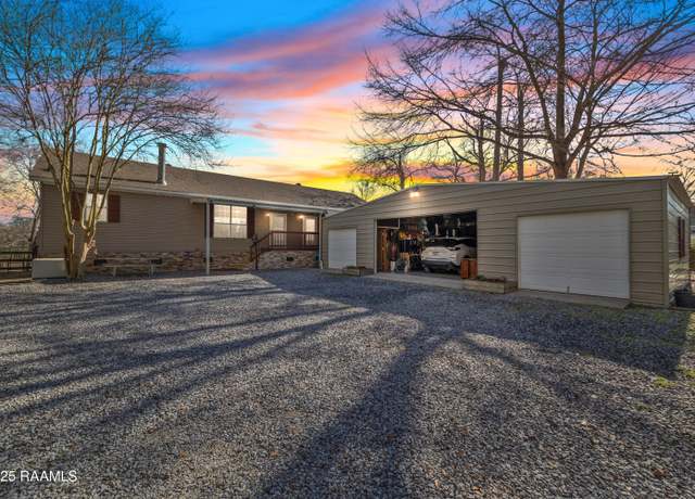 Property at 2071 Atchafalaya River Hwy, Breaux Bridge, LA 70517, 3 beds, 2 baths