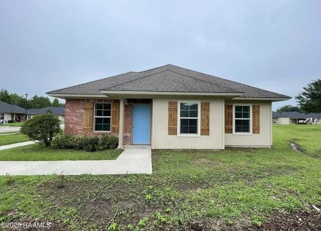 Property at 1320 Mccarthy Ln, Opelousas, LA 70570, 4 beds, 2 baths