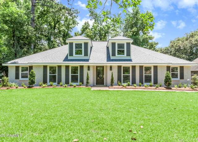 Property at 121 Miller St, Lafayette, LA 70503, 4 beds, 3 baths