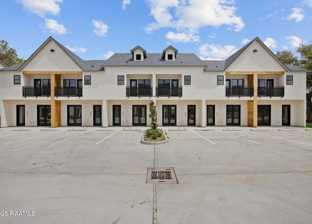 Property at 1510 Kaliste Saloom #201, Lafayette, LA 70508, 2 beds, 2.5 baths