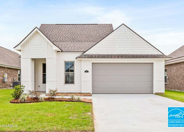 Property at 211 Bennington Ln, Youngsville, LA 70592, 3 beds, 2.5 baths