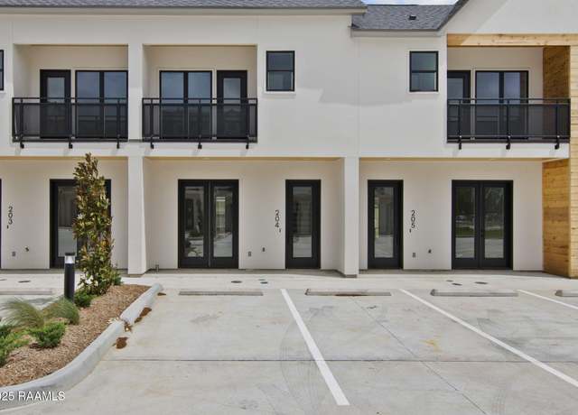 Property at 1510 Kaliste Saloom #204, Lafayette, LA 70508, 2 beds, 2.5 baths