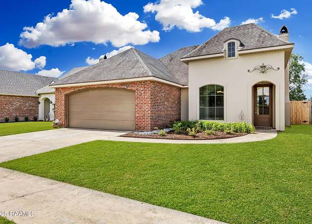 Property at 204 Red Cedar Ln, Youngsville, LA 70592, 3 beds, 2 baths