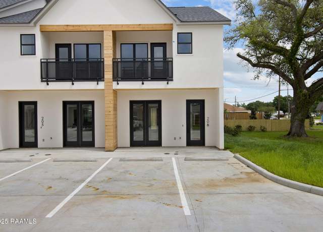 Property at 1510 Kaliste Saloom #206, Lafayette, LA 70508, 2 beds, 2.5 baths