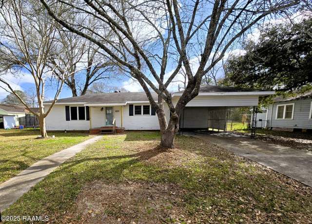 Property at 830 N 6th St, Eunice, LA 70535, 3 beds, 2 baths