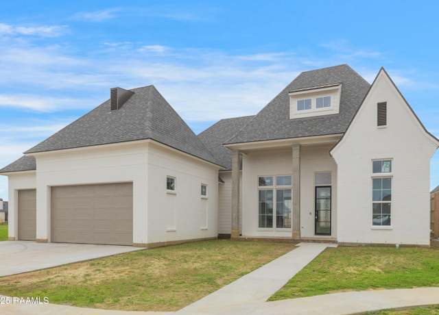 Property at 211 Sabal Grove Ln, Youngsville, LA 70592, 4 beds, 3 baths