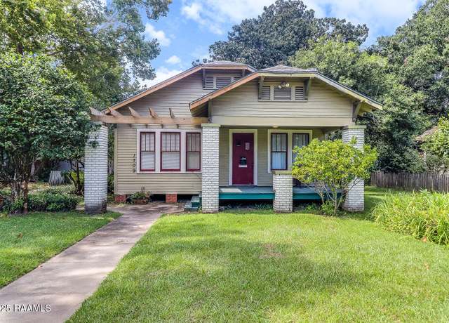 Property at 1709 W University Ave, Lafayette, LA 70506, 4 beds, 2 baths