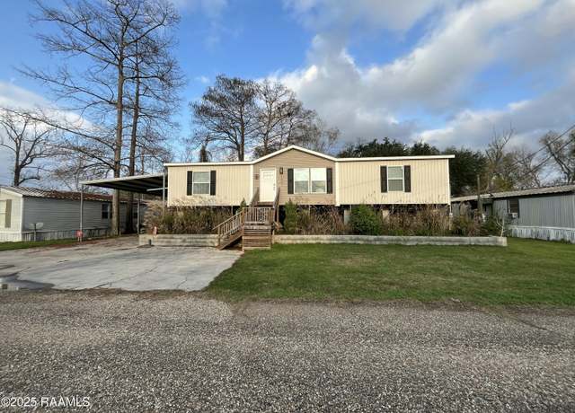 Property at 1041 Jean Lafitte St, Breaux Bridge, LA 70517, 3 beds, 2 baths