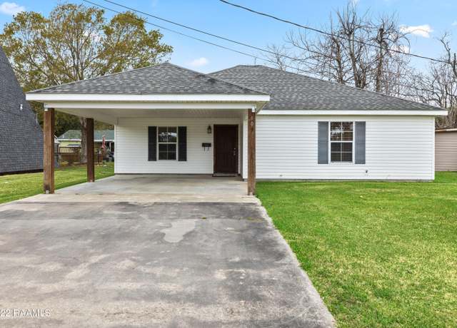 Property at 609 Ernest St, New Iberia, LA 70563, 3 beds, 2 baths