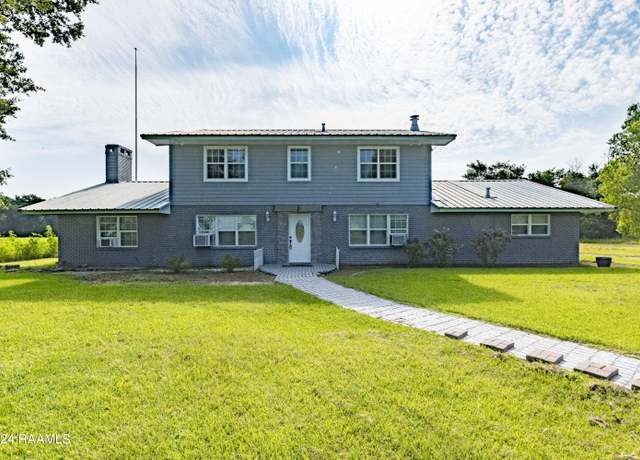 Property at 15626 W La Hwy 330, Abbeville, LA 70510, 5 beds, 3 baths