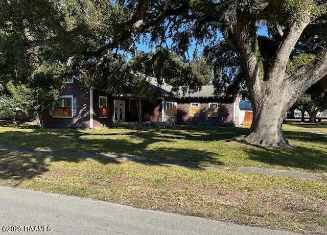 Property at 402 N Irving Ave, Kaplan, LA 70548, 4 beds, 2.5 baths