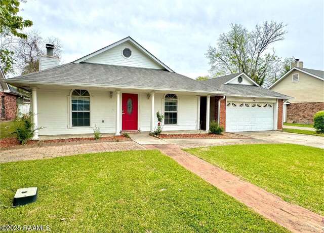 Property at 905 Rosedown Ln, Lafayette, LA 70503, 4 beds, 2 baths