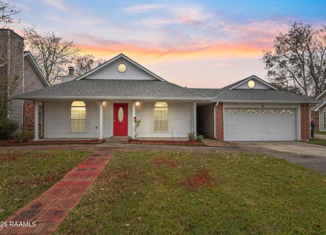 Property at 905 Rosedown Ln, Lafayette, LA 70503, 4 beds, 2 baths