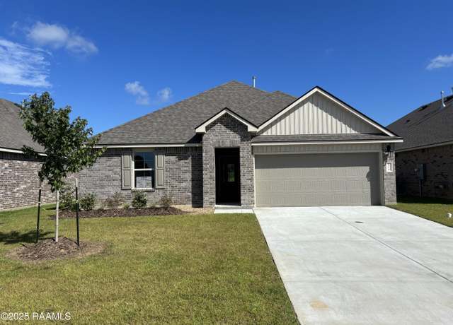Property at 1518 Highland Dr, New Iberia, LA 70560, 3 beds, 2 baths