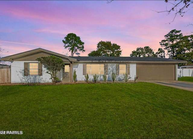 Property at 208 Foreman Dr, Lafayette, LA 70503, 4 beds, 2 baths