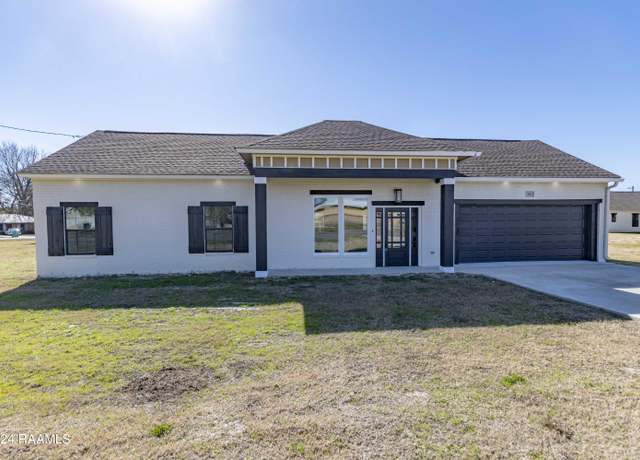 Property at 318 Compress Rd, Opelousas, LA 70570, 4 beds, 2 baths