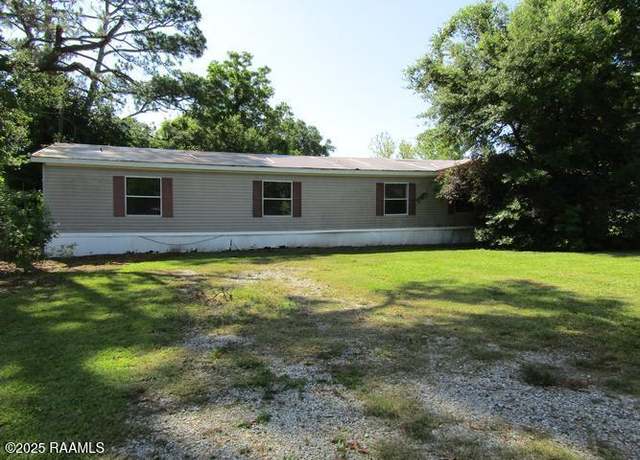 Property at 525 Bayard St, New Iberia, LA 70560, 4 beds, 3 baths