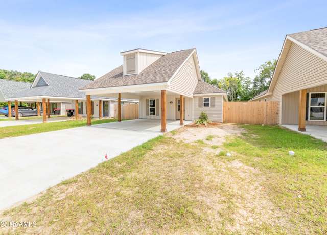 Property at 236 Camerons Cove Dr, Carencro, LA 70520, 3 beds, 2 baths
