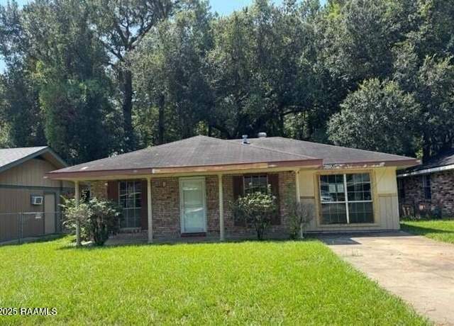 Property at 145 Harrison Dr, Lafayette, LA 70507, 3 beds, 1.5 baths