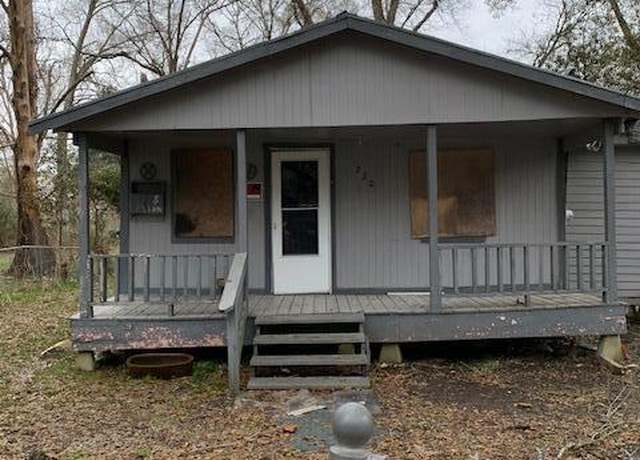 Property at 220 S Mallet St, Eunice, LA 70535, 2 beds, 1 bath