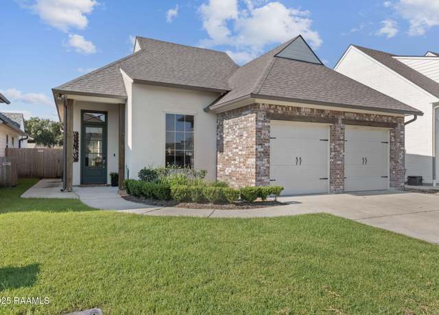 Property at 103 Santander Dr, Youngsville, LA 70592, 3 beds, 2 baths